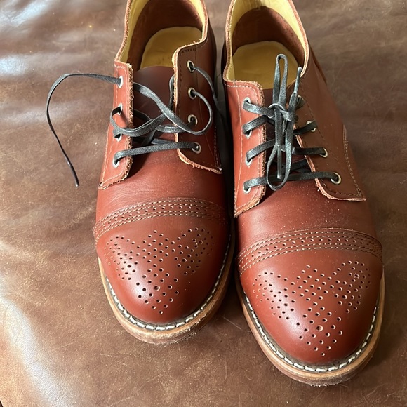 Woman’s redwing shoe- flat. Size 8 - Picture 3 of 5